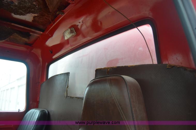 image for item K4908 1975 Ford 8000 Water tanker truck