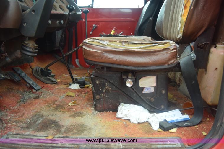 image for item K4908 1975 Ford 8000 Water tanker truck