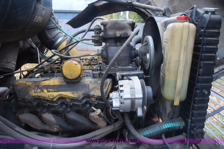 image for item K4908 1975 Ford 8000 Water tanker truck