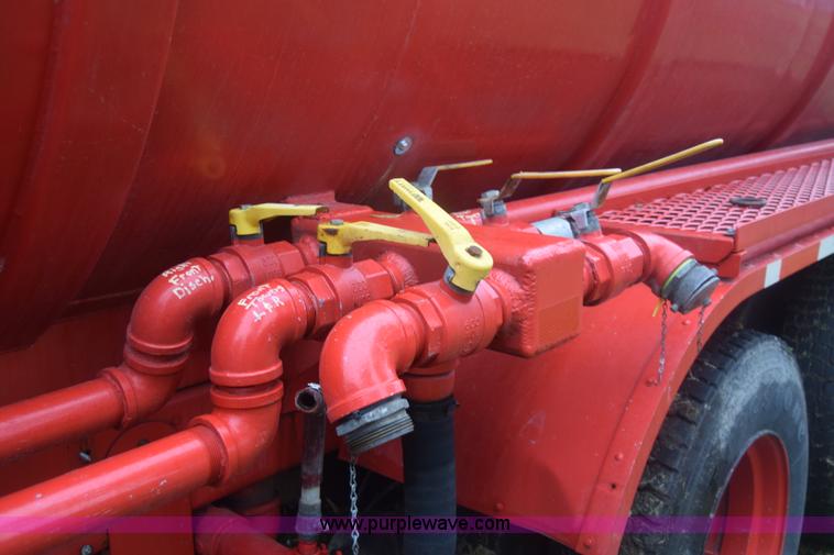 image for item K4908 1975 Ford 8000 Water tanker truck