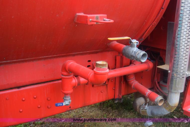 image for item K4908 1975 Ford 8000 Water tanker truck