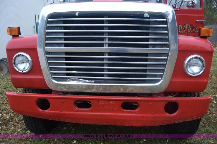 image for item K4908 1975 Ford 8000 Water tanker truck