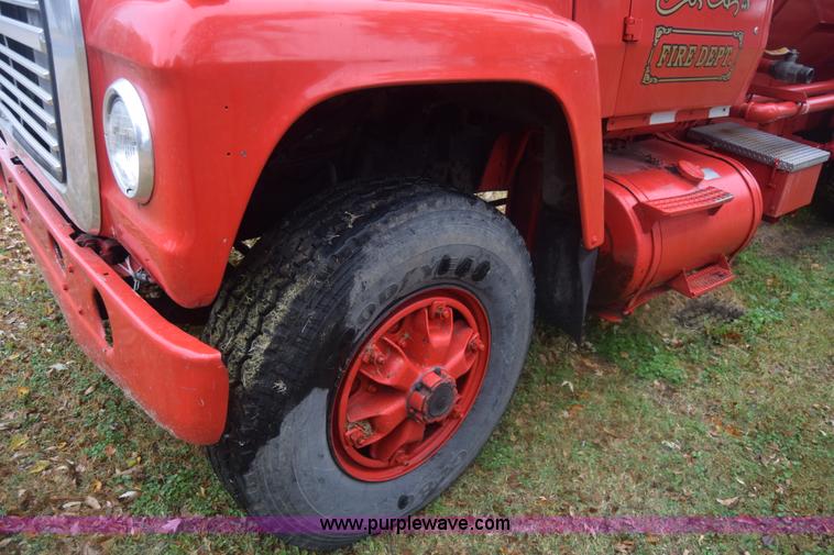 image for item K4908 1975 Ford 8000 Water tanker truck