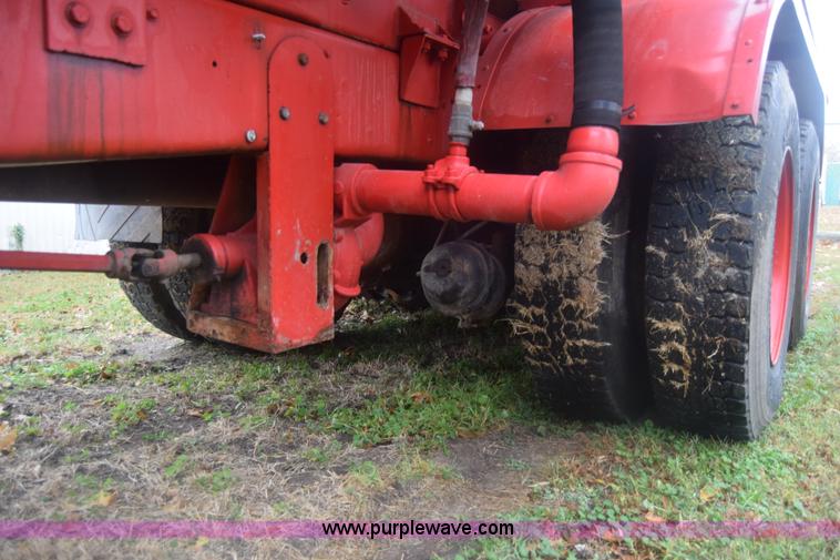 image for item K4908 1975 Ford 8000 Water tanker truck