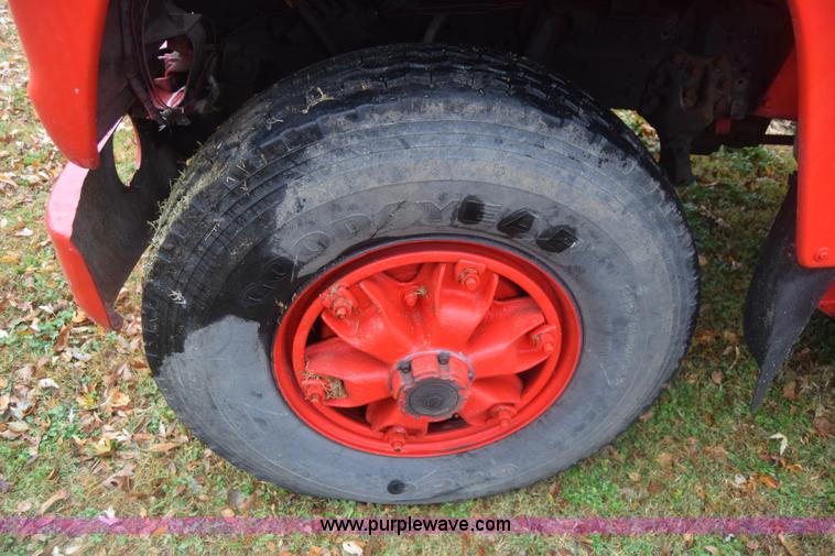 image for item K4908 1975 Ford 8000 Water tanker truck