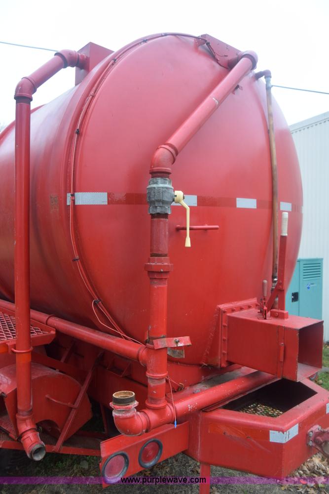 image for item K4908 1975 Ford 8000 Water tanker truck