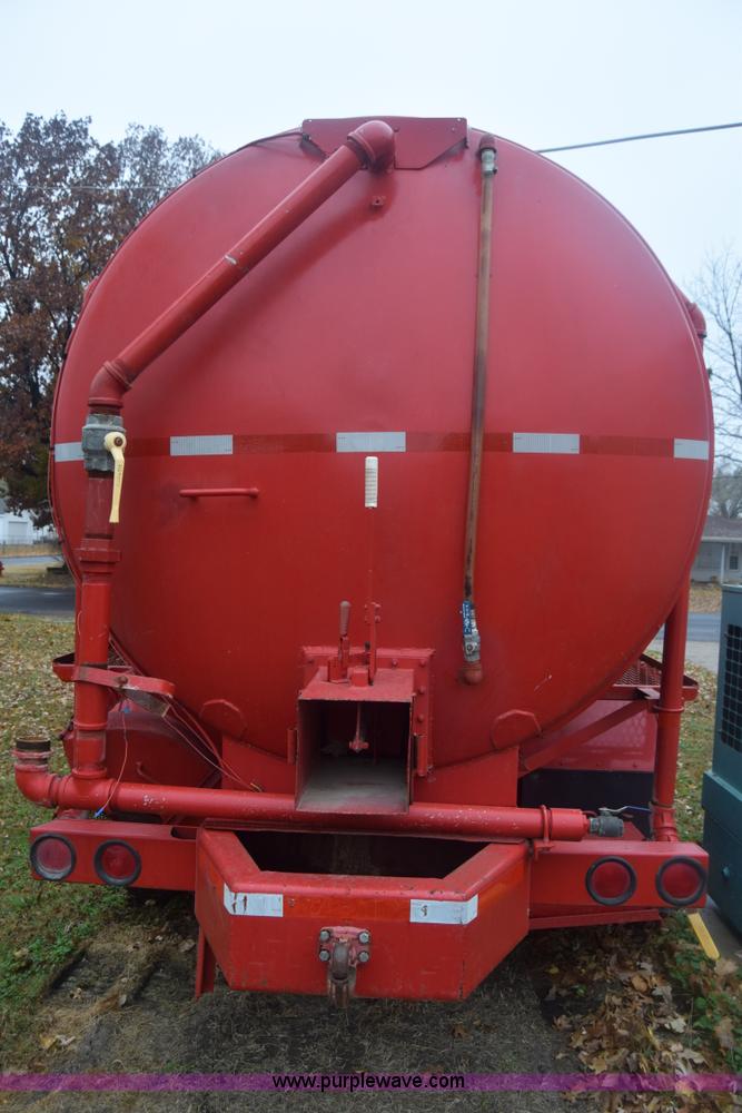 image for item K4908 1975 Ford 8000 Water tanker truck