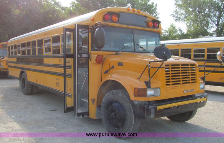 image for item K6252 2003 International 3800 school bus