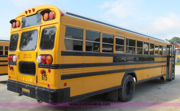 image for item K6252 2003 International 3800 school bus