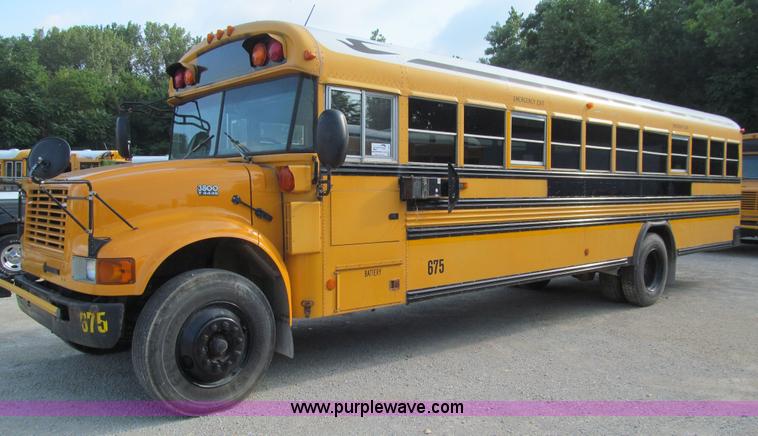 image for item K6252 2003 International 3800 school bus