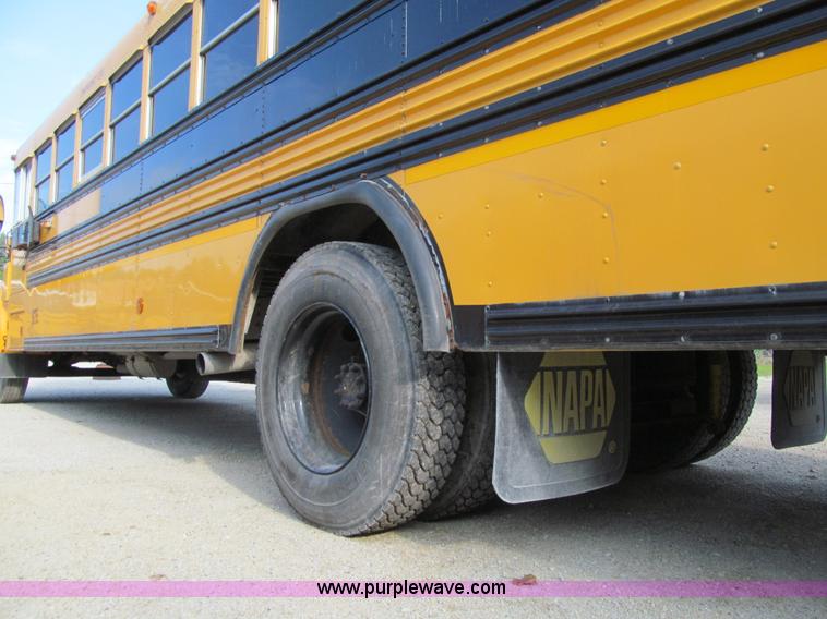 image for item K6252 2003 International 3800 school bus
