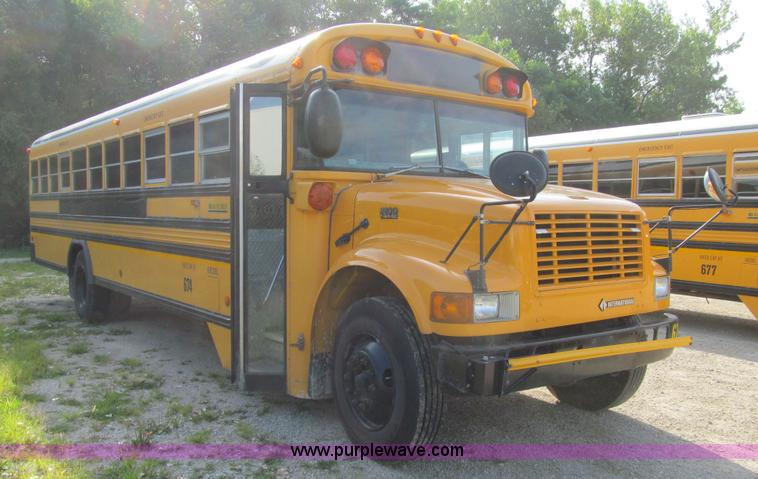 image for item K6256 2003 International 3800 school bus