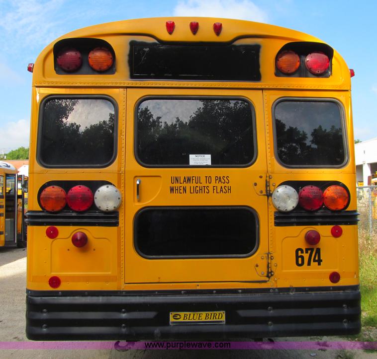 image for item K6256 2003 International 3800 school bus