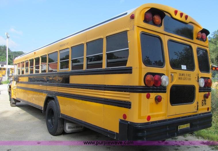 image for item K6256 2003 International 3800 school bus