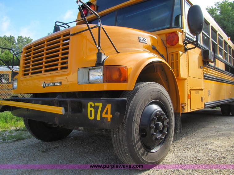 image for item K6256 2003 International 3800 school bus