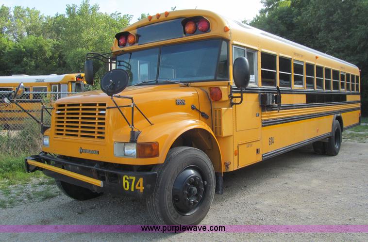 image for item K6256 2003 International 3800 school bus