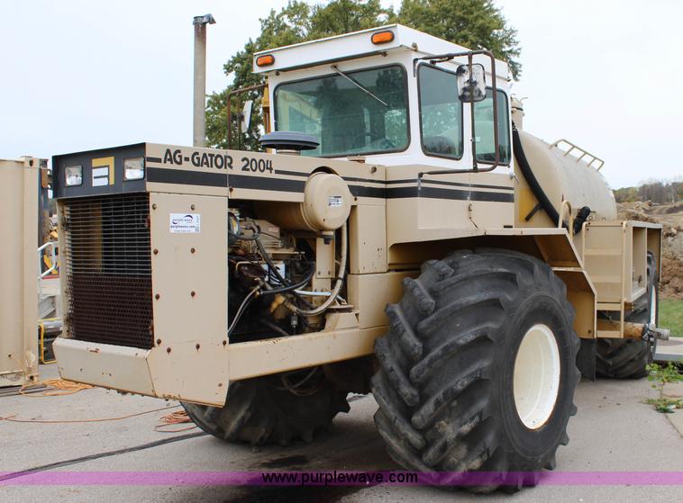 image for item L2427 Ag-Chem AG-Gator 2004 self-propelled applicator