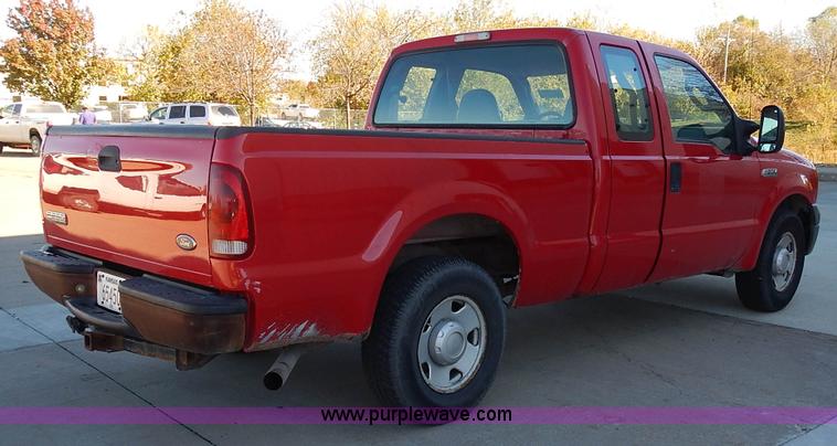 image for item L3510 2006 Ford F250 Super Duty SuperCab pickup truck