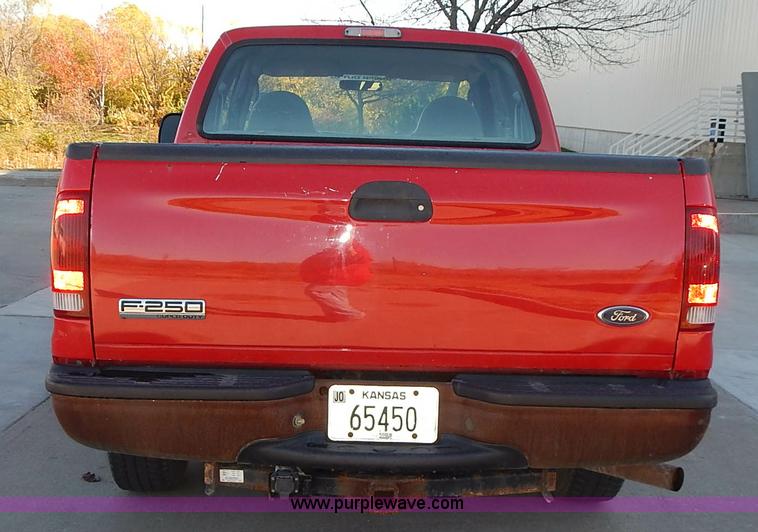 image for item L3510 2006 Ford F250 Super Duty SuperCab pickup truck
