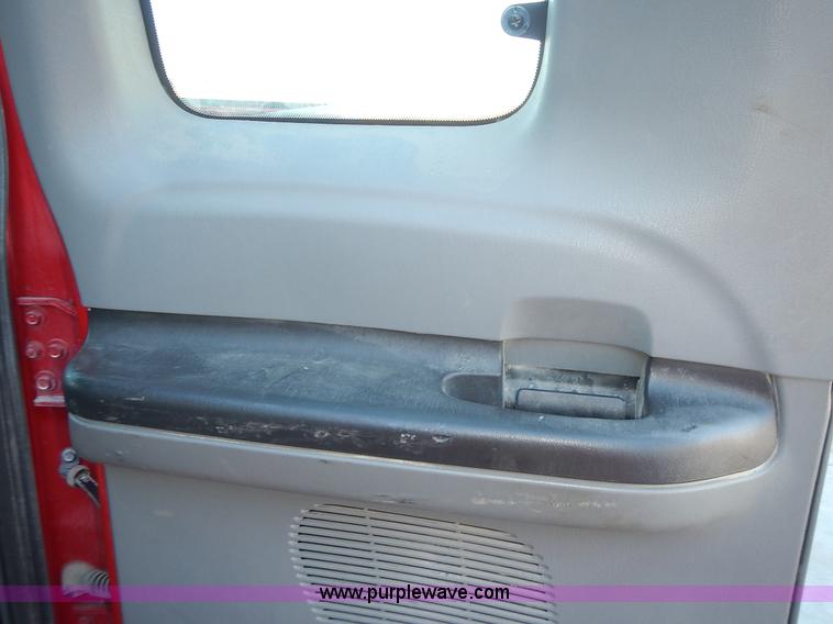 image for item L3510 2006 Ford F250 Super Duty SuperCab pickup truck