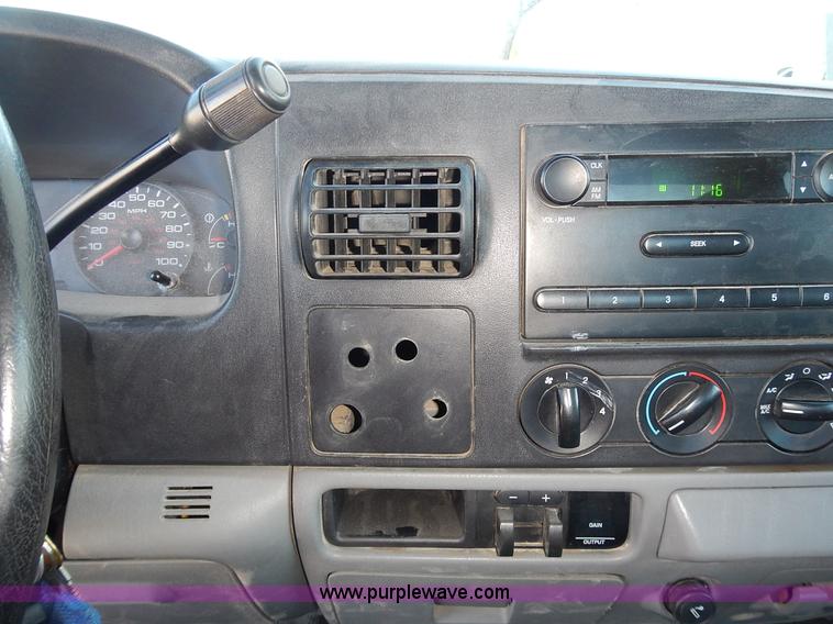 image for item L3510 2006 Ford F250 Super Duty SuperCab pickup truck