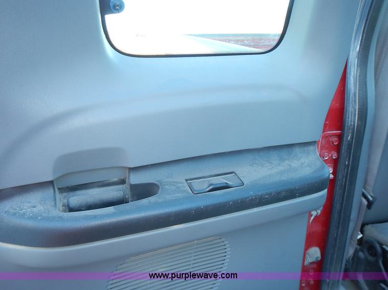 image for item L3510 2006 Ford F250 Super Duty SuperCab pickup truck