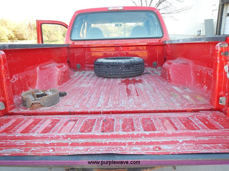 image for item L3510 2006 Ford F250 Super Duty SuperCab pickup truck