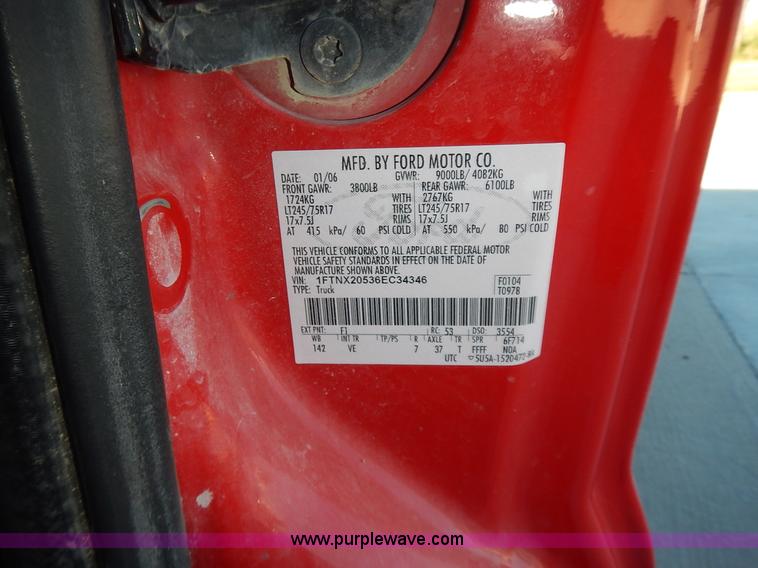 image for item L3510 2006 Ford F250 Super Duty SuperCab pickup truck