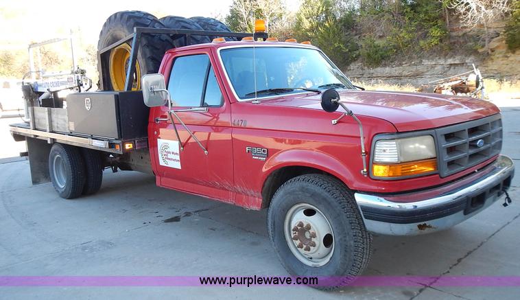 image for item L3511 1997 Ford F350 XL flatbed pickup truck with crane