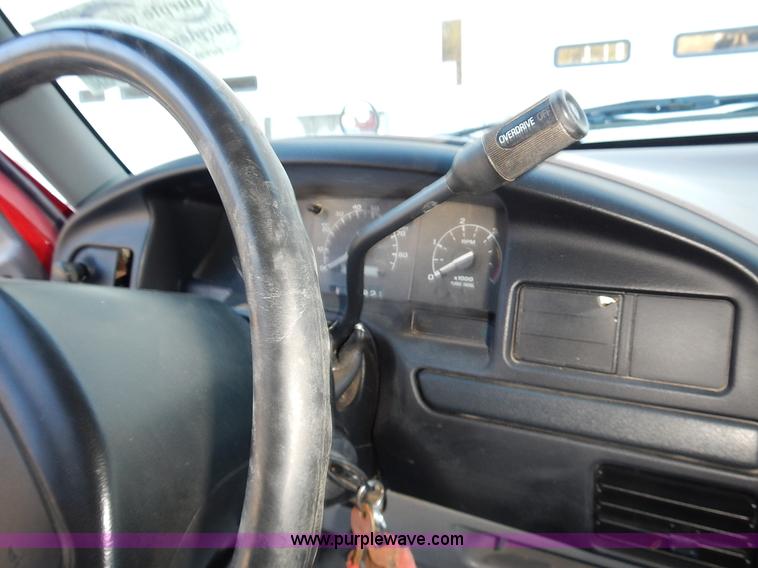 image for item L3511 1997 Ford F350 XL flatbed pickup truck with crane