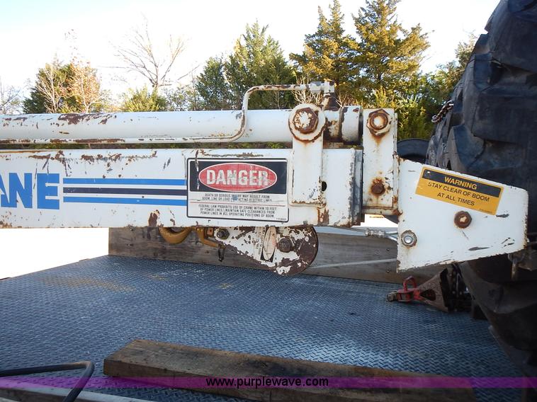 image for item L3511 1997 Ford F350 XL flatbed pickup truck with crane