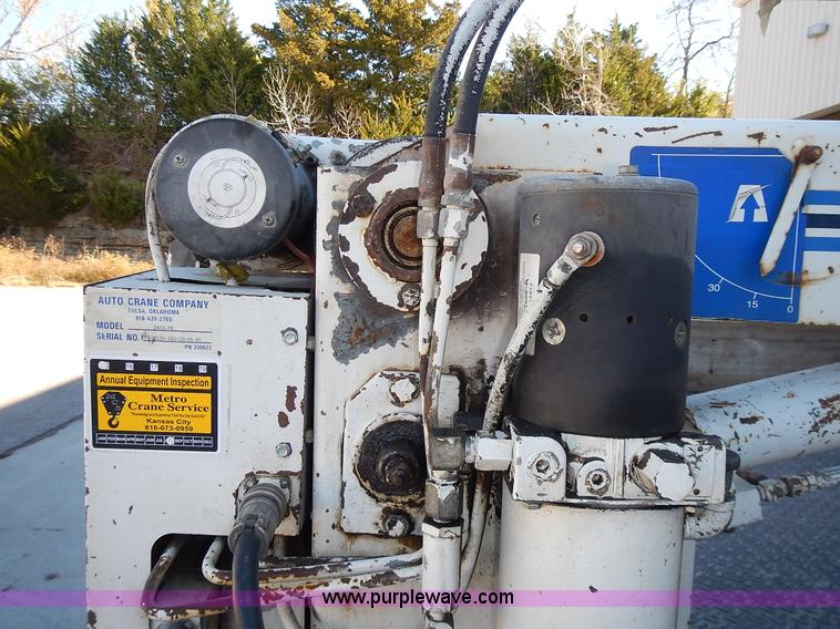 image for item L3511 1997 Ford F350 XL flatbed pickup truck with crane