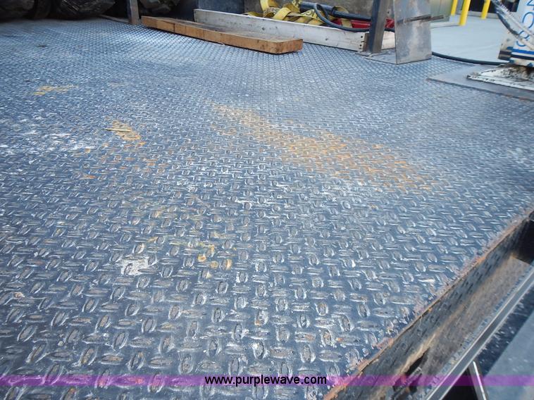 image for item L3511 1997 Ford F350 XL flatbed pickup truck with crane