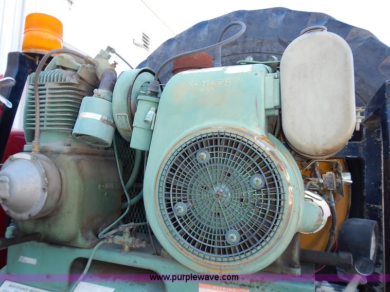 image for item L3511 1997 Ford F350 XL flatbed pickup truck with crane