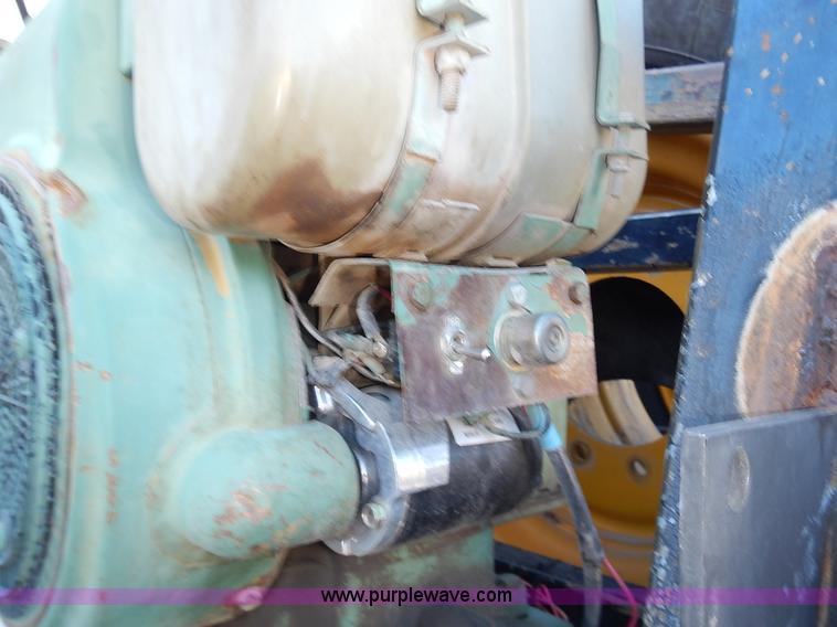 image for item L3511 1997 Ford F350 XL flatbed pickup truck with crane