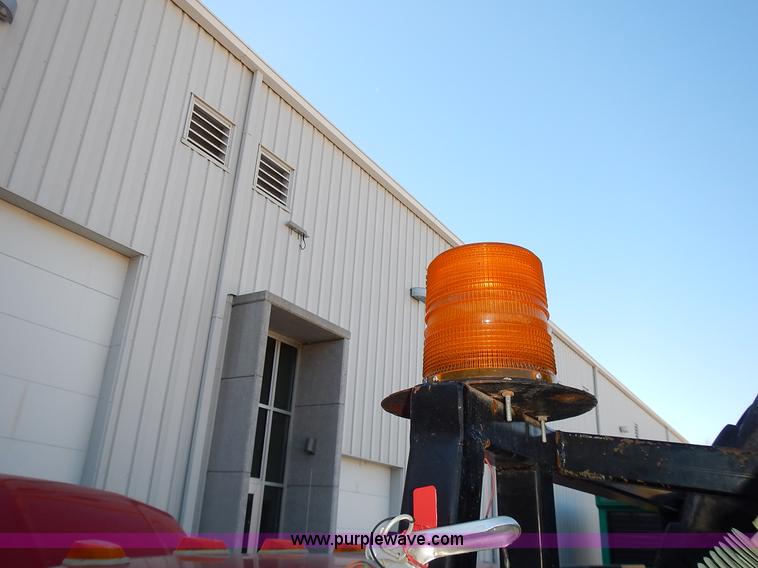 image for item L3511 1997 Ford F350 XL flatbed pickup truck with crane