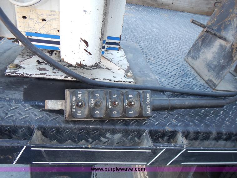 image for item L3511 1997 Ford F350 XL flatbed pickup truck with crane