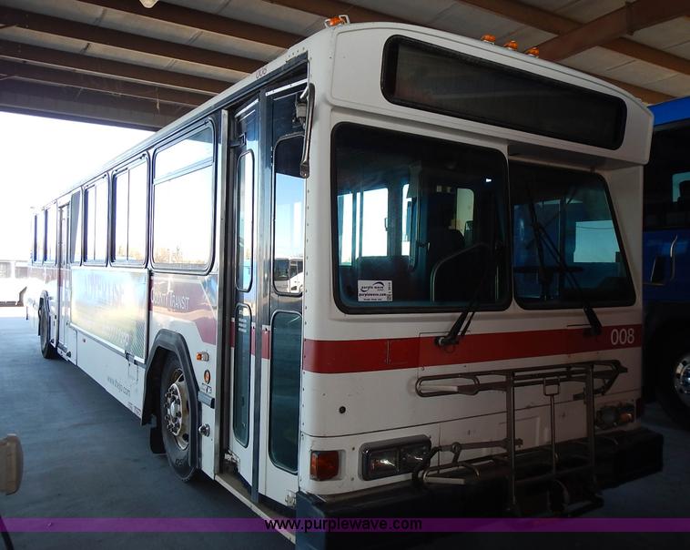 image for item L3512 1996 Gillig Phantom shuttle bus