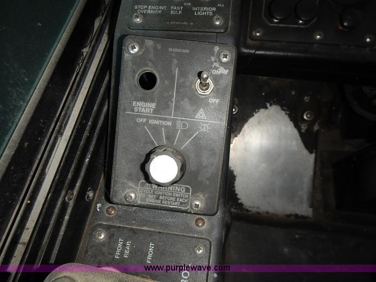 image for item L3512 1996 Gillig Phantom shuttle bus