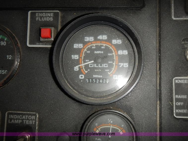 image for item L3512 1996 Gillig Phantom shuttle bus