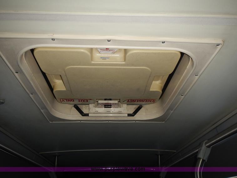 image for item L3512 1996 Gillig Phantom shuttle bus