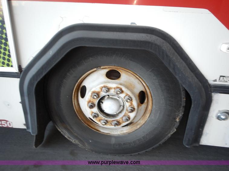 image for item L3512 1996 Gillig Phantom shuttle bus