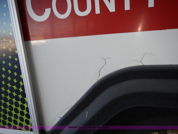 image for item L3512 1996 Gillig Phantom shuttle bus