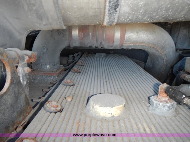 image for item L3512 1996 Gillig Phantom shuttle bus