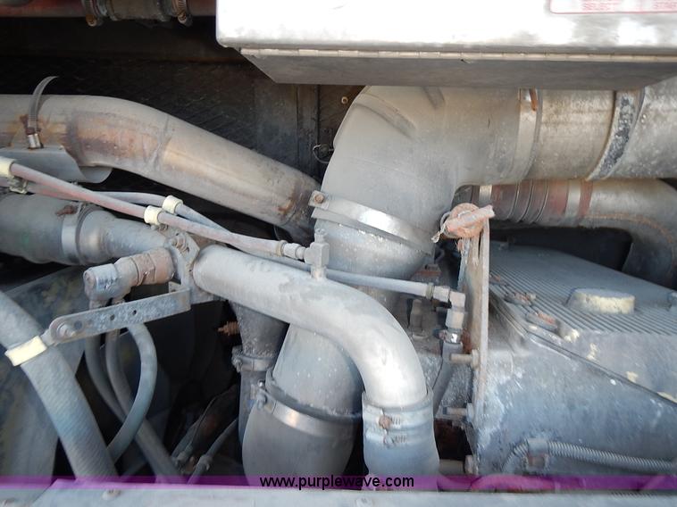 image for item L3512 1996 Gillig Phantom shuttle bus