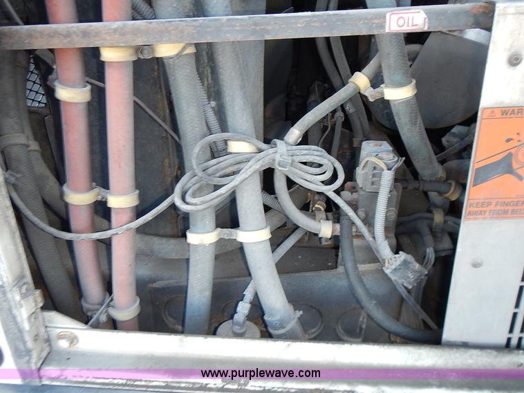 image for item L3512 1996 Gillig Phantom shuttle bus