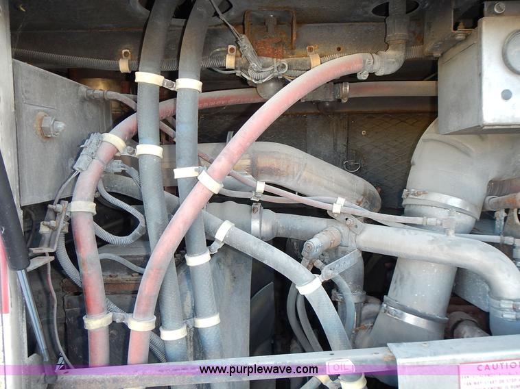 image for item L3512 1996 Gillig Phantom shuttle bus