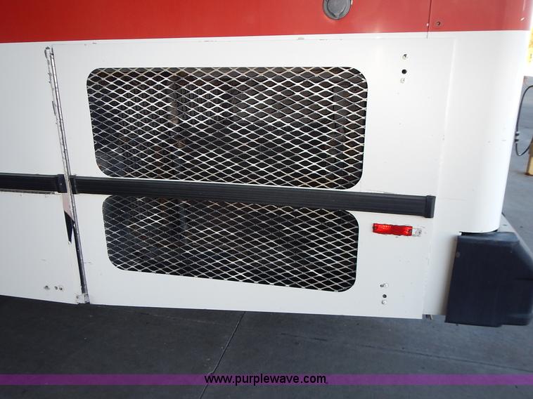 image for item L3512 1996 Gillig Phantom shuttle bus