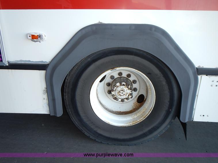 image for item L3512 1996 Gillig Phantom shuttle bus