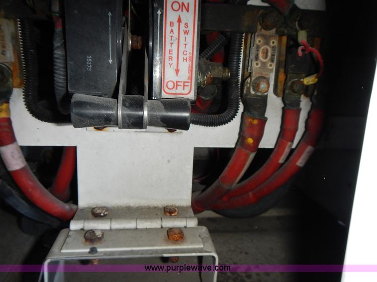 image for item L3512 1996 Gillig Phantom shuttle bus